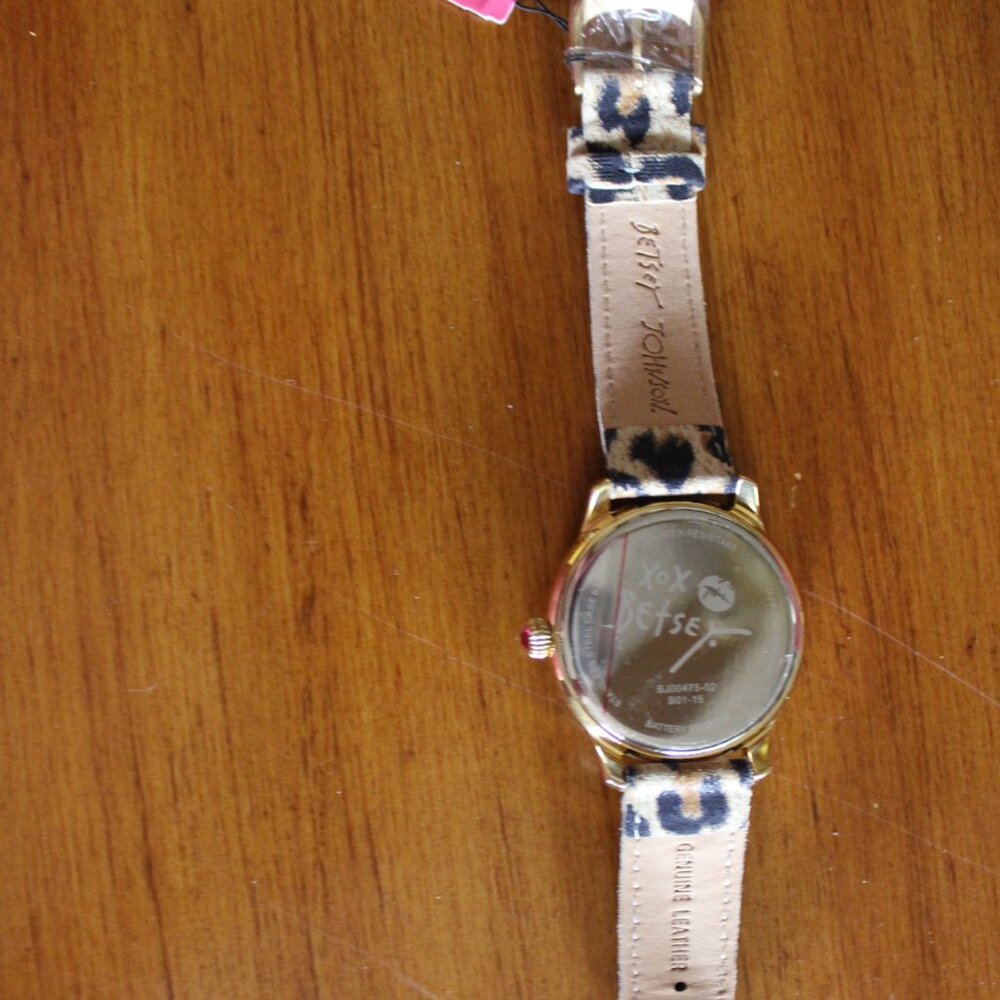 BRAND NEW AUTHETIC BETSEY JOHNSON LEOPARD BLING WRISTWATCH STUNNING!! - Picture 8 of 10